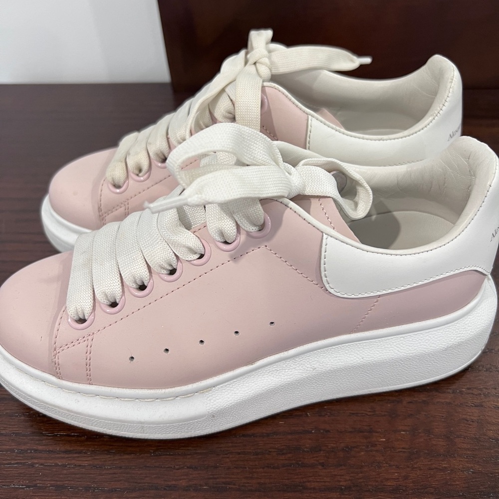Alexander McQueen Women's Sneakers in Pink and White